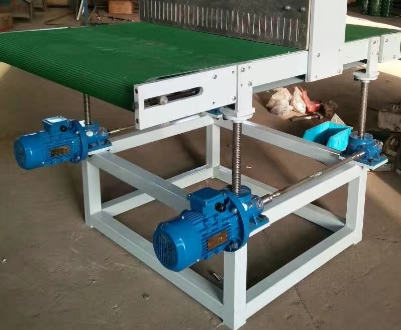 砂光機配套的連云港帶式輸送機.jpg