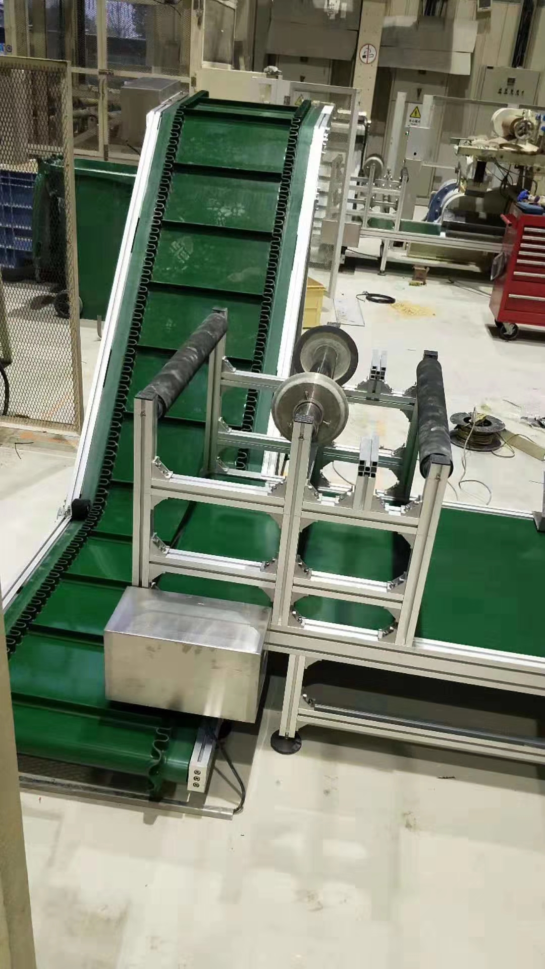 擋板連云港皮帶輸送機(jī).jpg